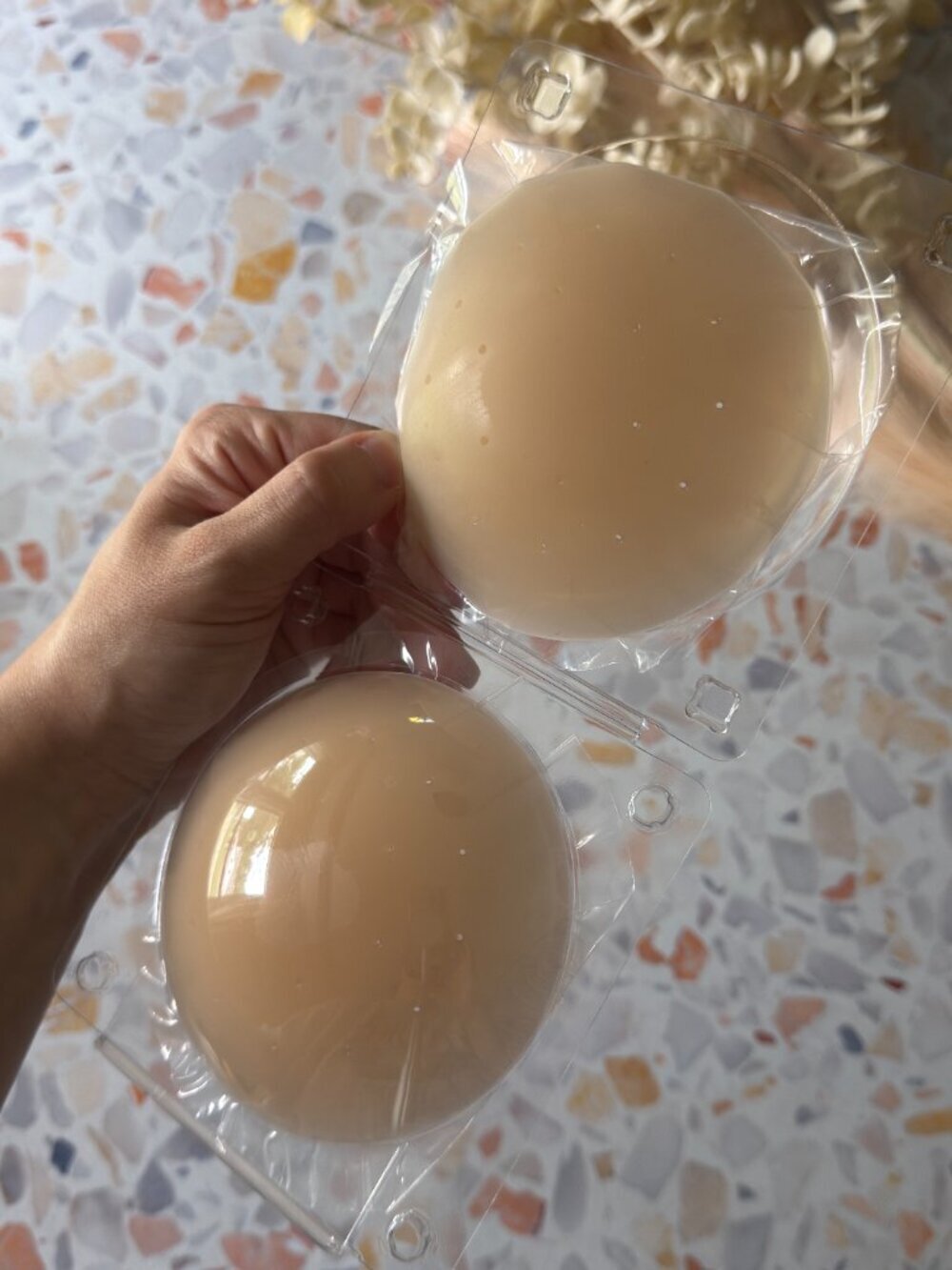 NWT | Feelingirl | Invisible Ultra-Thin Silicone Nipple Covers | Skin | M - Picture 5 of 6
